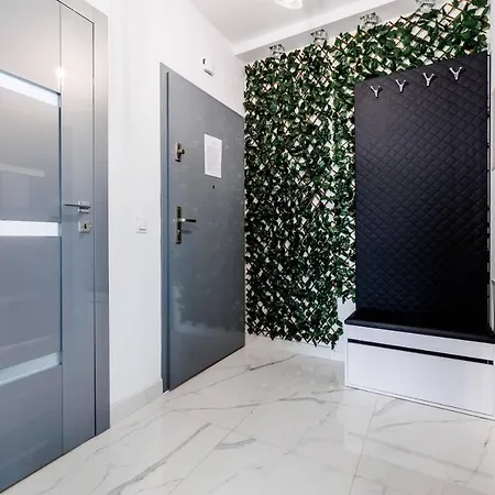Luxury Apartment With Spa Bath- City Centre, Free Parking Rzeszow Exterior photo