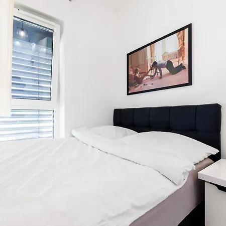 Luxury Apartment With Spa Bath- City Centre, Free Parking Rzeszow Exterior photo